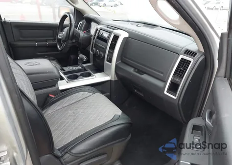 2010 Dodge Ram 1500 Slt/Sport/Trx z USA, uszkodzony, nr VIN 1D7RB1CT4AS121414